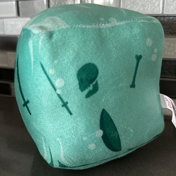 Dungeons & Dragons  GELATINOUS CUBE Plush / Limited  Edition - Rare / BRAND NEW - Picture 8 of 14